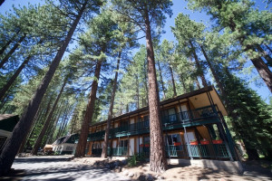 Tamarack Lodge Motel